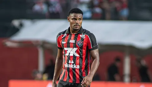 Médico do Vitória atualiza status de Nathan Mendes após cirurgia