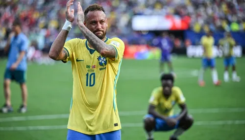 Neymar e Cristiano Ronaldo estão na lista de decepções da Copa