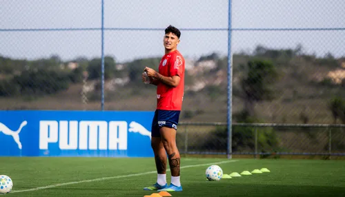 Novo atacante do Bahia, Alejo Véliz faz primeiro treino no CT