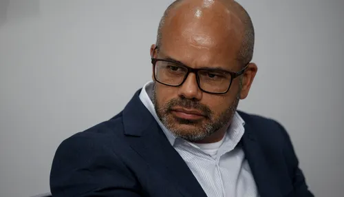 "Precisamos reafirmar o lugar da tecnologia na educação", diz secretário da Educação