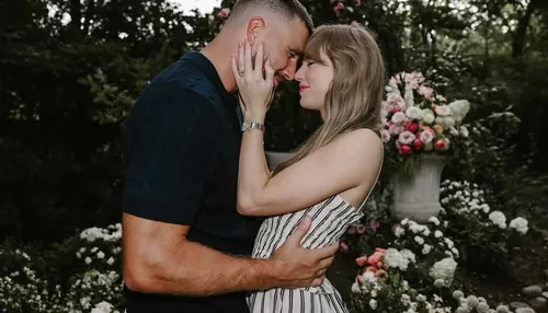 Taylor Swift se casa em cerimônia secreta e reúne estrelas nos EUA