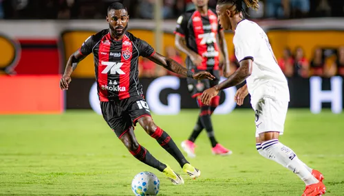 Técnico do Botafogo vê "escândalo" do VAR em derrota para o Vitória