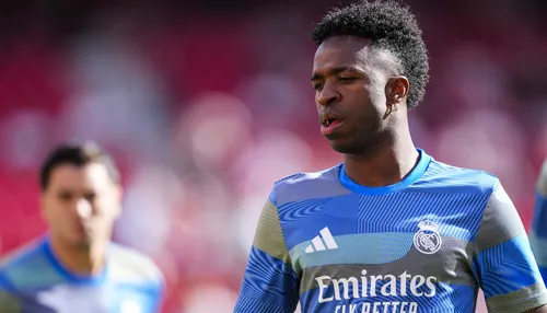 Vini Jr. pede R$ 127 milhões para renovar com o Real Madrid