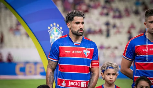 Vitória negocia contratação de zagueiro ex-Fortaleza sem custos