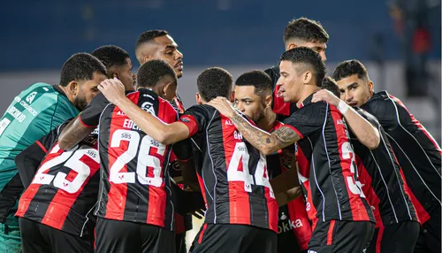 Vitória tem negociações avançadas para repatriar zagueiro