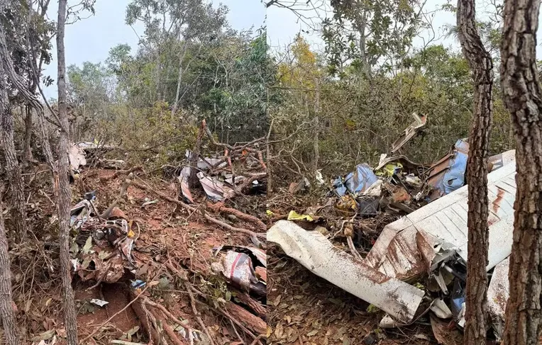 Acidente com avião de pequeno porte termina com dois mortos