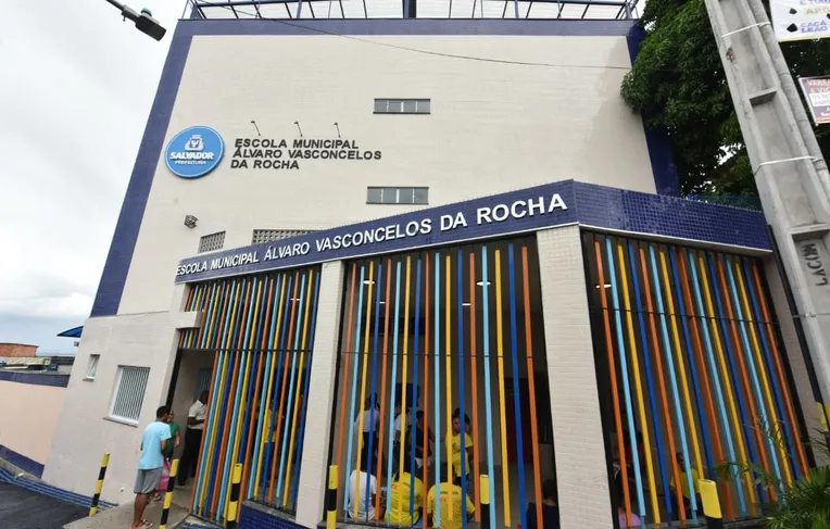 Escola no Subúrbio de Salvador é reconstruída com R$ 17 milhões
