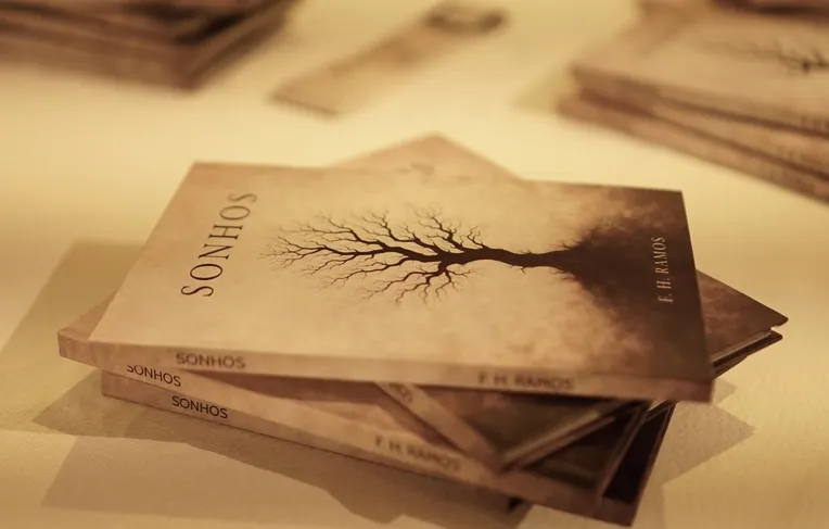 Escritor baiano leva sonhos e mistérios para novo livro de contos
