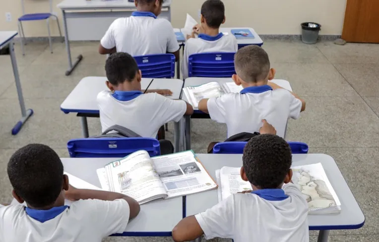 Estudantes de Salvador vão receber novo auxílio; saiba quem pode ganhar
