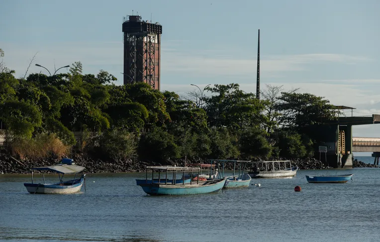 Gerdau abandona praia em São Tomé de Paripe com sujeira oculta, acusam ativistas
