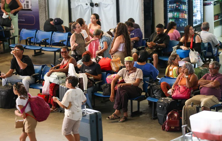 Idosos podem viajar de graça ou com 50% de desconto