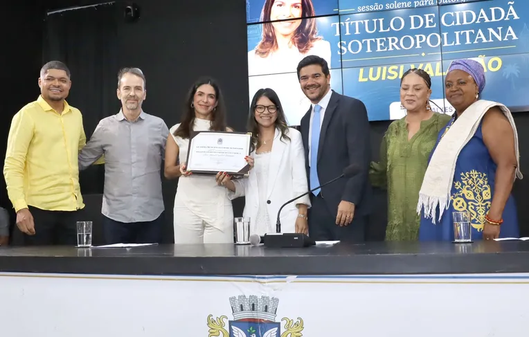 Luisi Valadão recebe título de cidadã soteropolitana
