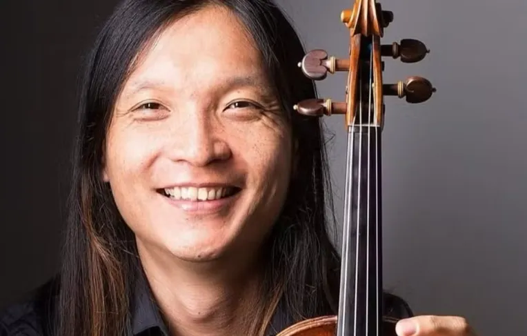 Maestro de orquestra é indiciado por assédio sexual contra alunas