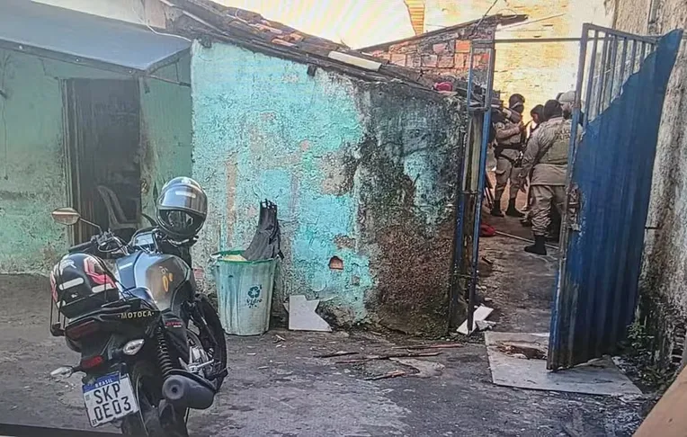 Mulher é morta a facadas pelo ex durante discussão em Salvador