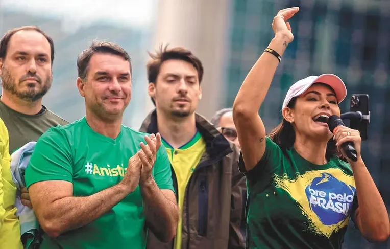 PL fala sobre candidatura de Michelle Bolsonaro após crise de Flávio