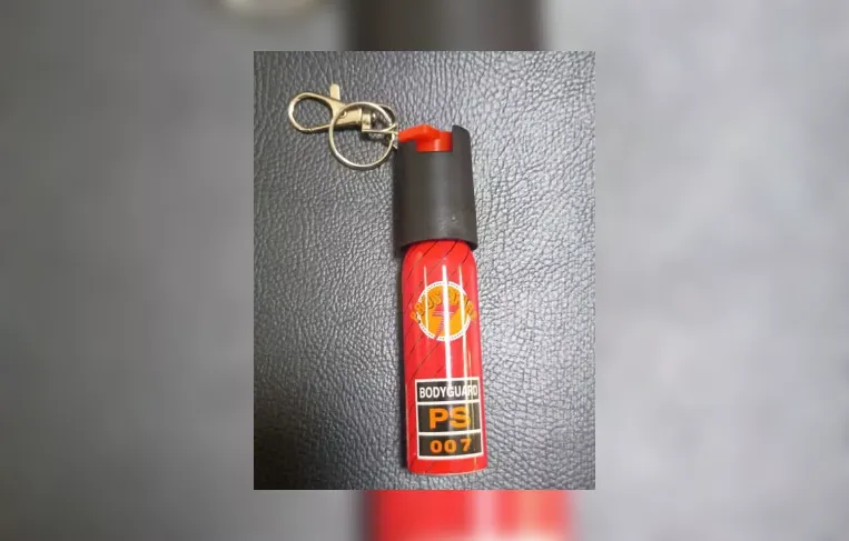 Professora e alunos passam mal após spray de pimenta ser acionado em escola