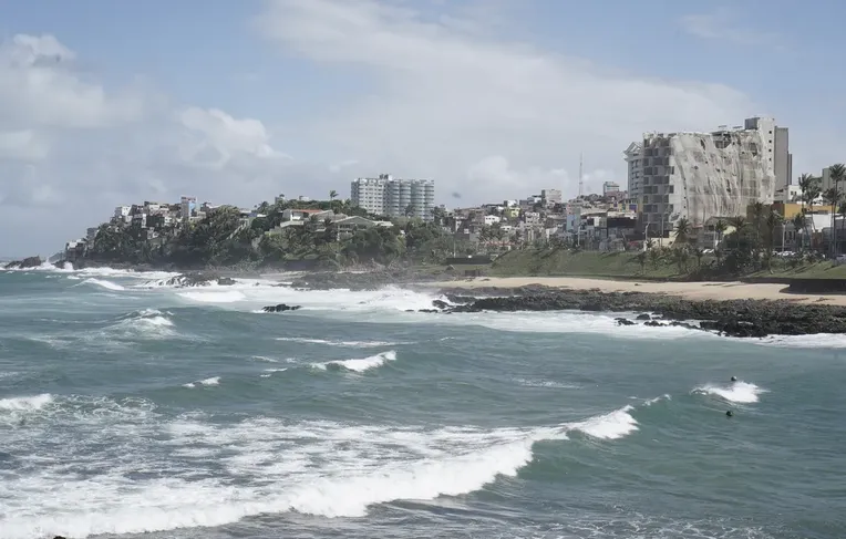 Salvador tem 14 praias impróprias para banho neste fim de semana; veja quais