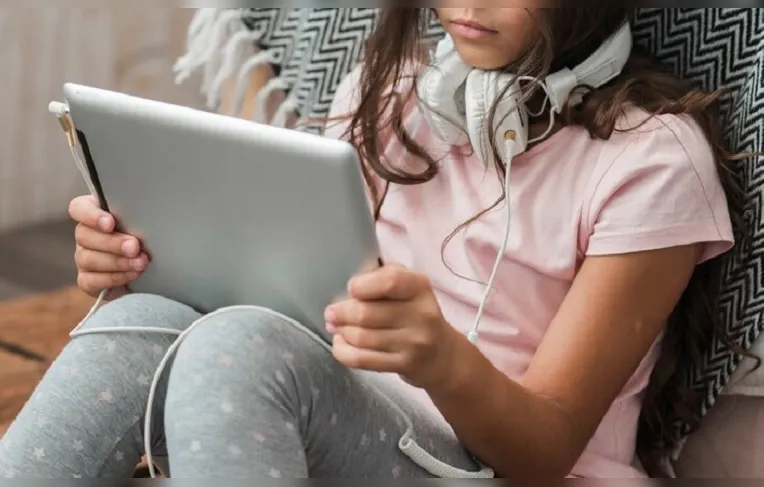 Sem alvará, sem dinheiro: entenda novas regras para influencers mirins