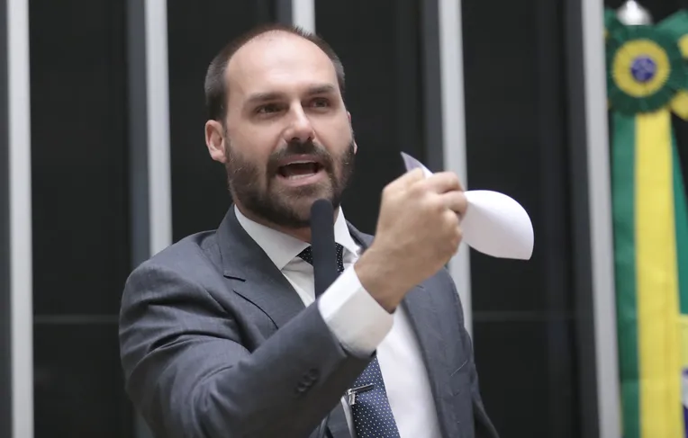 STF decide data do julgamento de Eduardo Bolsonaro por coação; confira