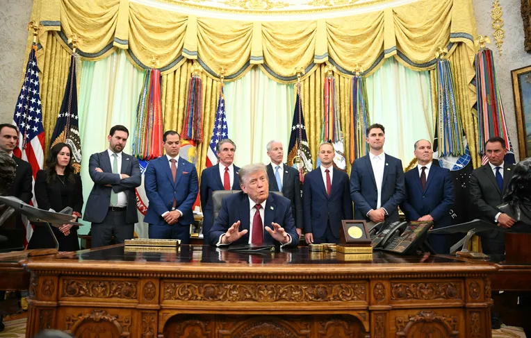 Trump ameaça tarifas e retaliação à UE após multa bilionária ao Google
