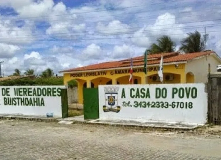 Esposa de vereador na Bahia é suspeita de receber benefícios sociais