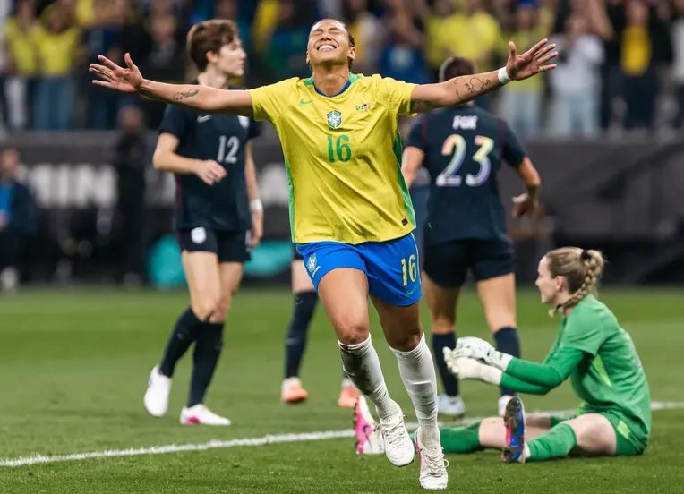 Jerônimo isenta ICMS para beneficiar Copa do Mundo Feminina em Salvador