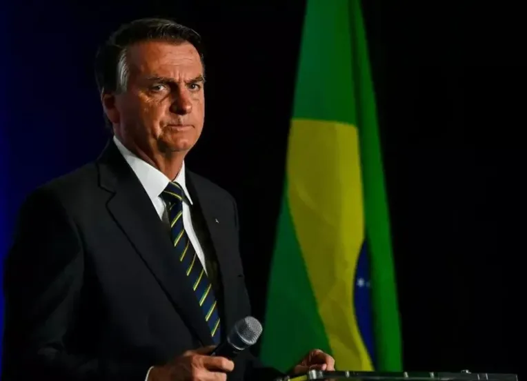 Liberdade de Bolsonaro vira bandeira de candidatos a presidente