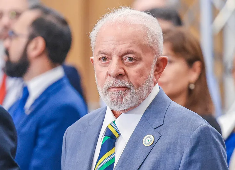 Lula fica quase R$ 3 milhões mais pobre em 4 anos