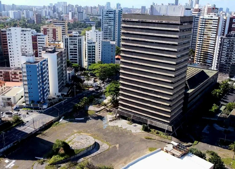 Prédio dos Correios em Salvador perdeu R$ 151 milhões em valor de venda