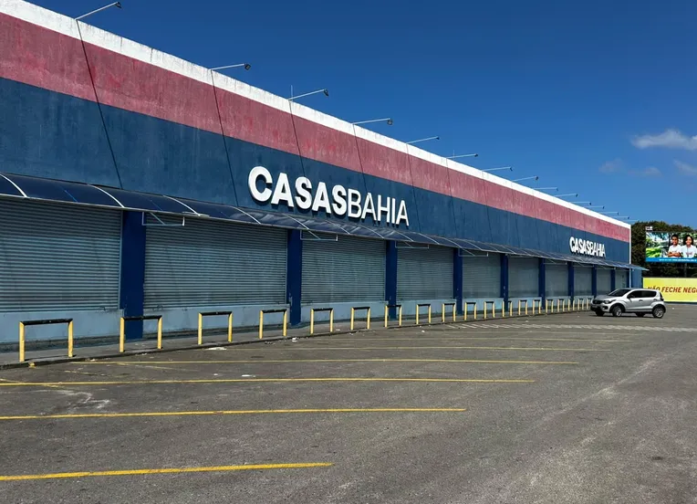 Sem aviso, Casas Bahia fecha todas as lojas em shoppings de Salvador