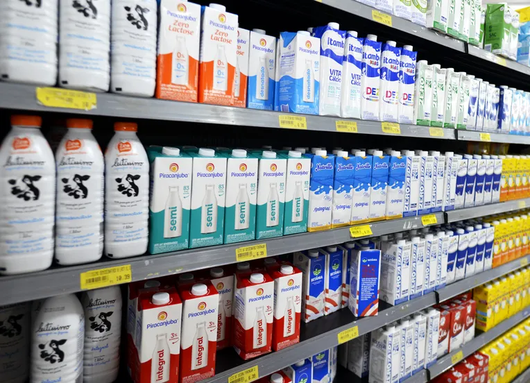 Supermercado em bairro nobre de Salvador é investigado por falta de higiene