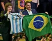 Enquanto Argentina empobrece, Milei comemora resultado de Flávio no Brasil