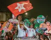 Jerônimo mostra força no interior com caminhada em Feira de Santana