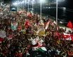 Ondina fica tomada de vermelho antes de carreata com Lula em Salvador