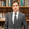Acusação de furto de espumante leva a propor demissão de juiz federal imagem