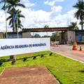 Adolescente de 16 anos é apreendido após ameaça de massacre em escola imagem