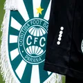 Adversário do Vitória demite membro da comissão por agredir atleta imagem