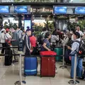Aeroportos da Indonésia são fechados devido a tesouro vulcânico imagem