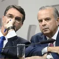 Aliados de Flávio Bolsonaro tentam enterrar fim da escala 6x1 imagem