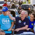 Aliança com Flávio Bolsonaro enfraquece Ciro Gomes e ameaça seu legado no Ceará imagem