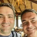 Amigo de Flávio Bolsonaro apostou R$ 5 bi em bet e pediu devolução imagem