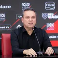 Após gritos de "falastrão", dirigente chama próprio goleiro de "doido" imagem