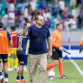 Após o triunfo, Ceni reclama da postura do Bahia: “Foi uma merd*” imagem