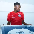 Bahia faz homenagem inédita a promessa das categorias de base imagem