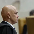 Bate-boca e tensão entre ministros: saiba como foi 1º parte do julgamento contra Moraes imagem