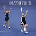Brasileira top 1 do mundo vence e chega nas quartas do WTA de tênis imagem