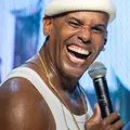 Cantor Flavinho, da banda Pagod’art, passa mal e cancela show na Bahia imagem