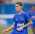 Cantor milionário joga futebol de graça em filial de time europeu imagem