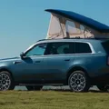 Carro da Xiaomi tem teto que sobe, cama e projetor; veja como funciona imagem