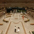 Casal faz ensaio pré-casamento em estação histórica do VLT de Salvador imagem
